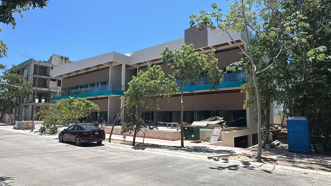 Local comercial en renta en Mayakoba foto 1