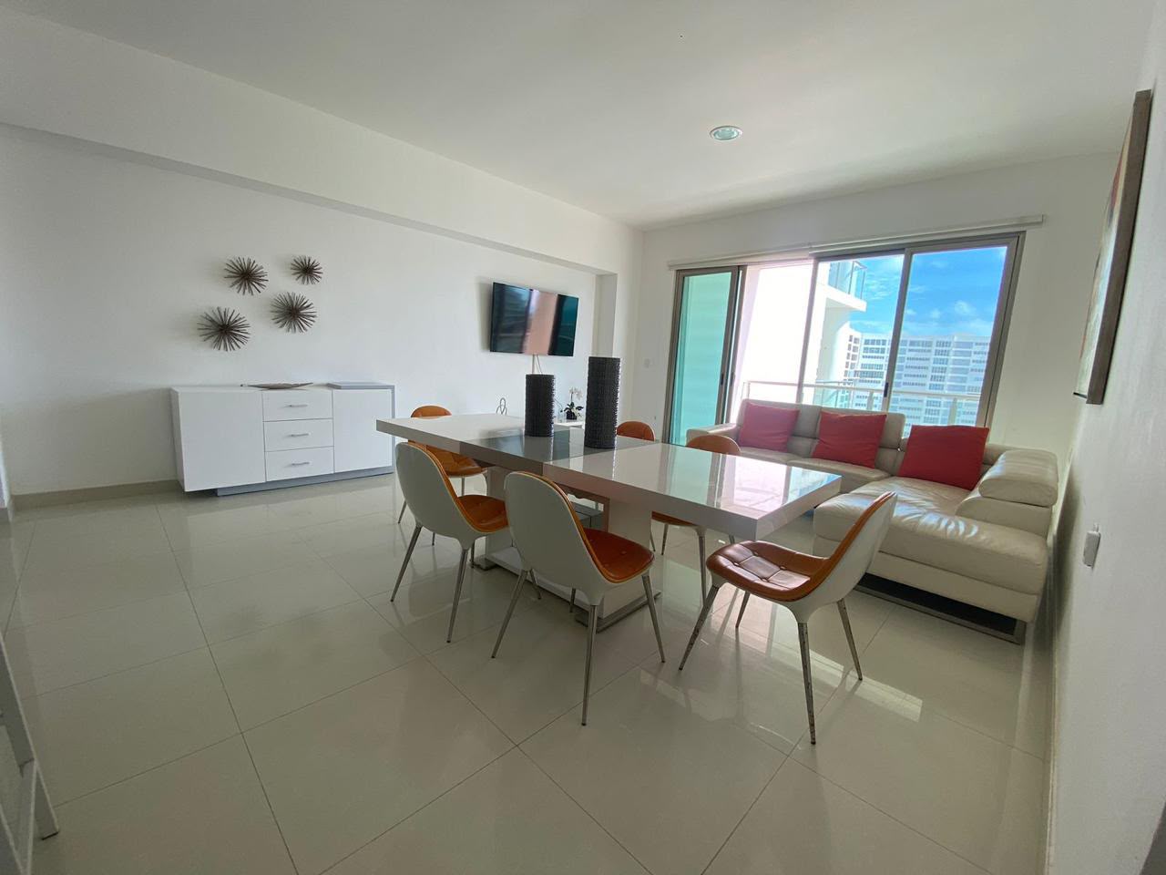Departamento en renta en Maioris Puerto Cancún foto 1