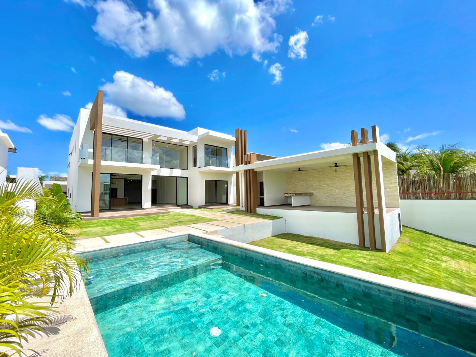 Casa en venta en Residencial Lagos del Sol foto 1