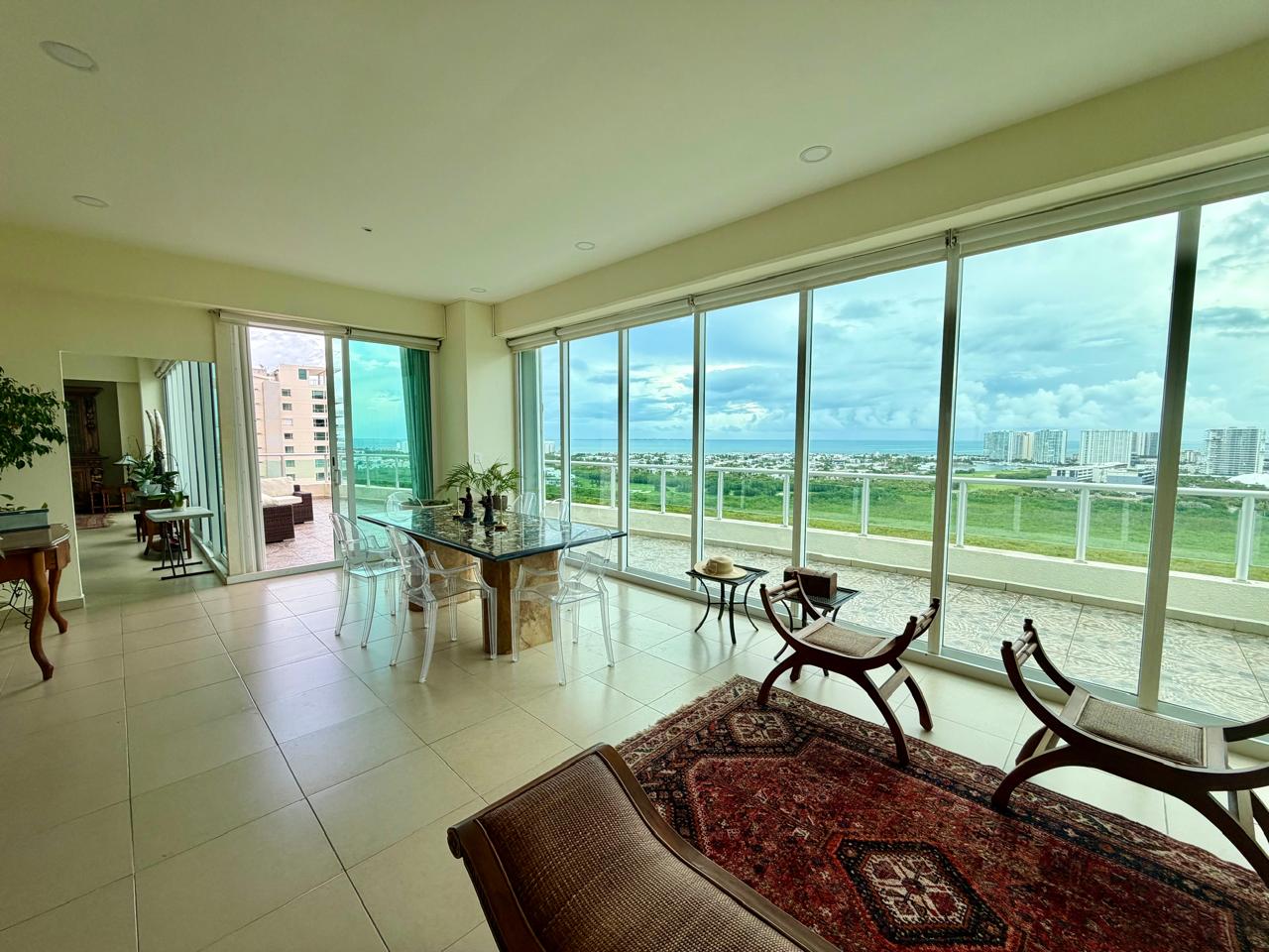 Penthouse en renta en Isola foto 1