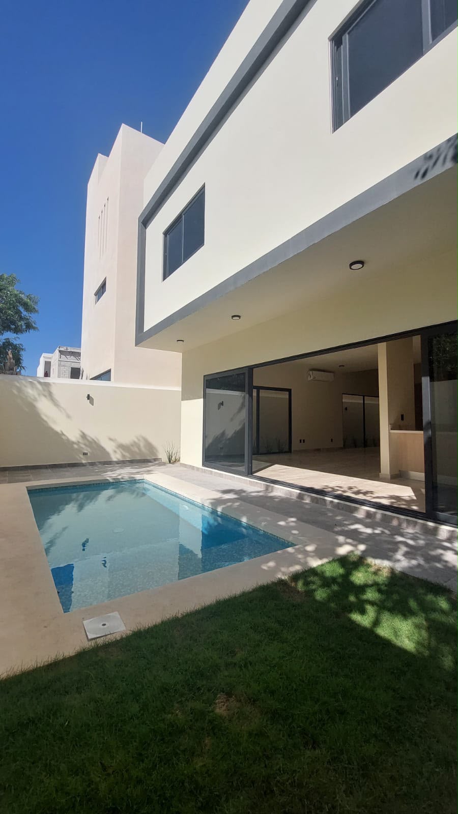 Casa en renta en Residencial Vía Cumbres foto 1