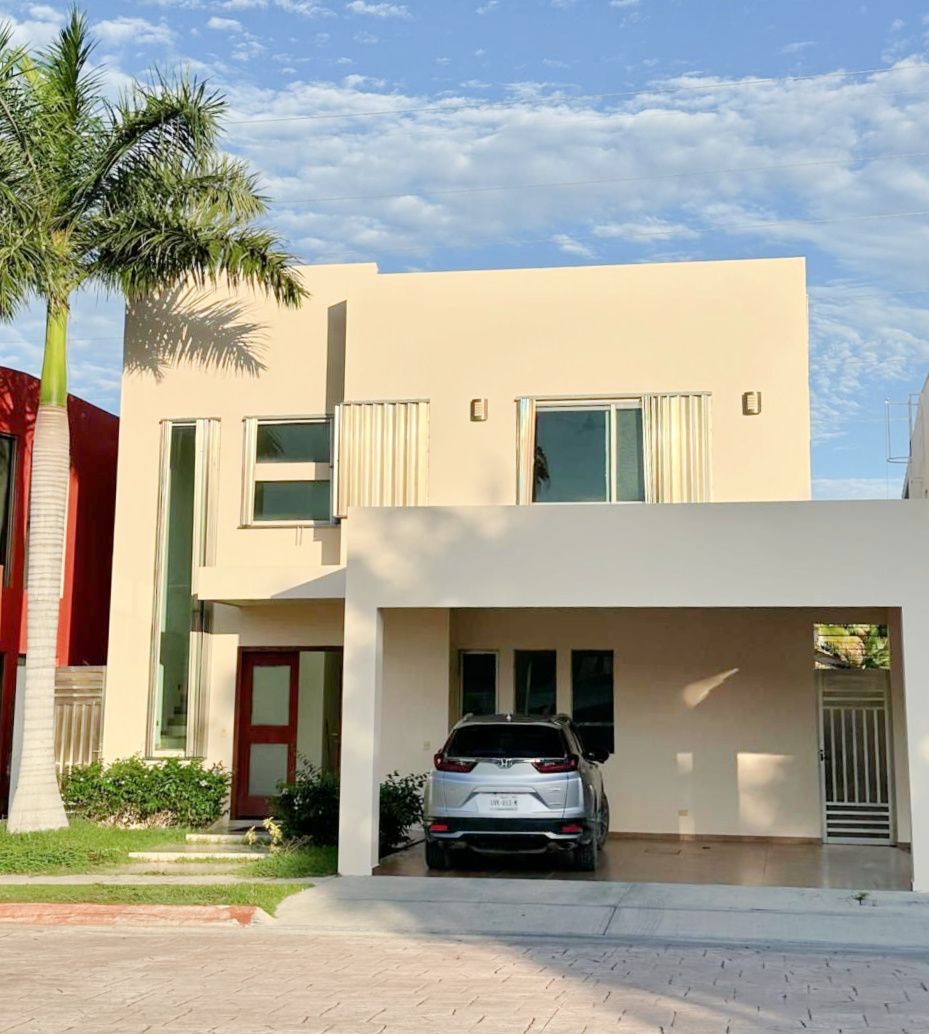 Casa en renta en Residencial Cumbres, Av. Huayacán, SM 330 foto 1