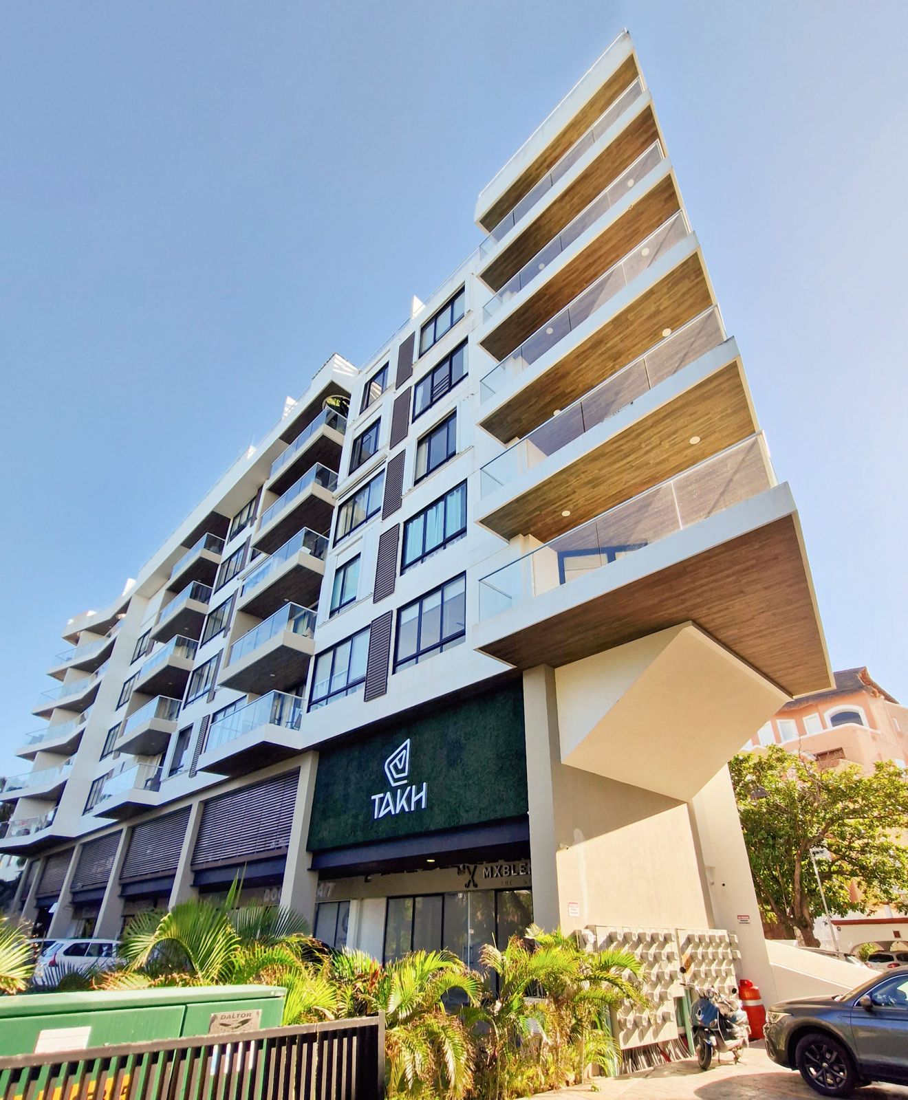 Departamento en venta en Zona Hotelera, Edificio Takh foto 1