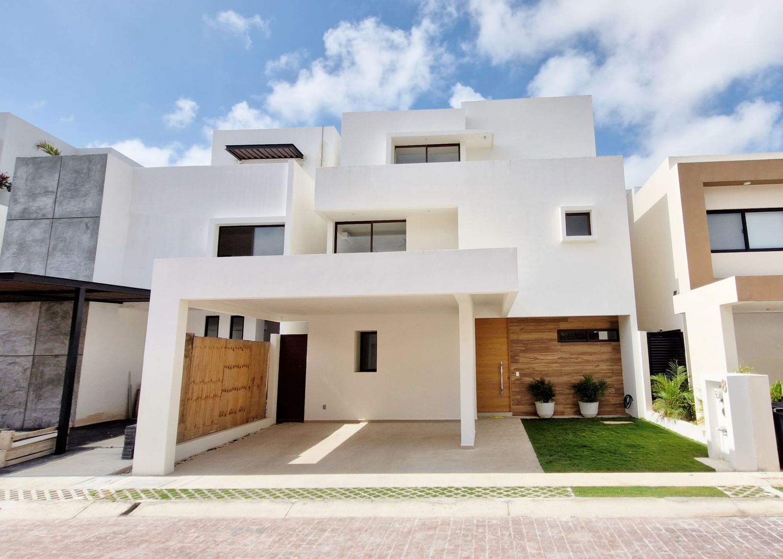 Casa en venta en Residencial Vía Cumbres, SM 337, Avenida Huayacán foto 1