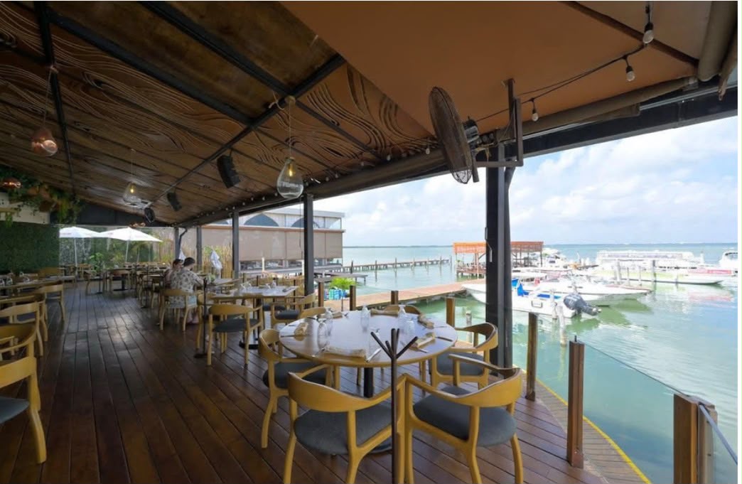 Restaurante en renta en Zona Hotelera — $15,000 USD
