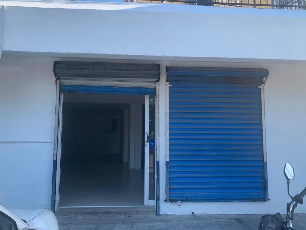 Local comercial en renta en Avenida Palenque foto 1