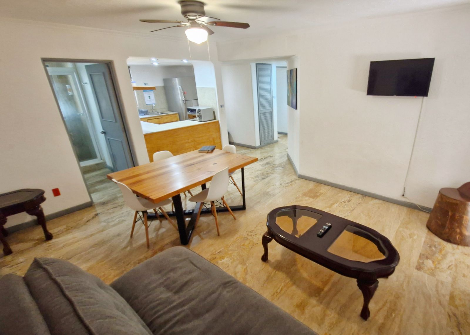 Departamento en renta en Zona Hotelera, Km 14.5 (Villas Tropical) foto 1