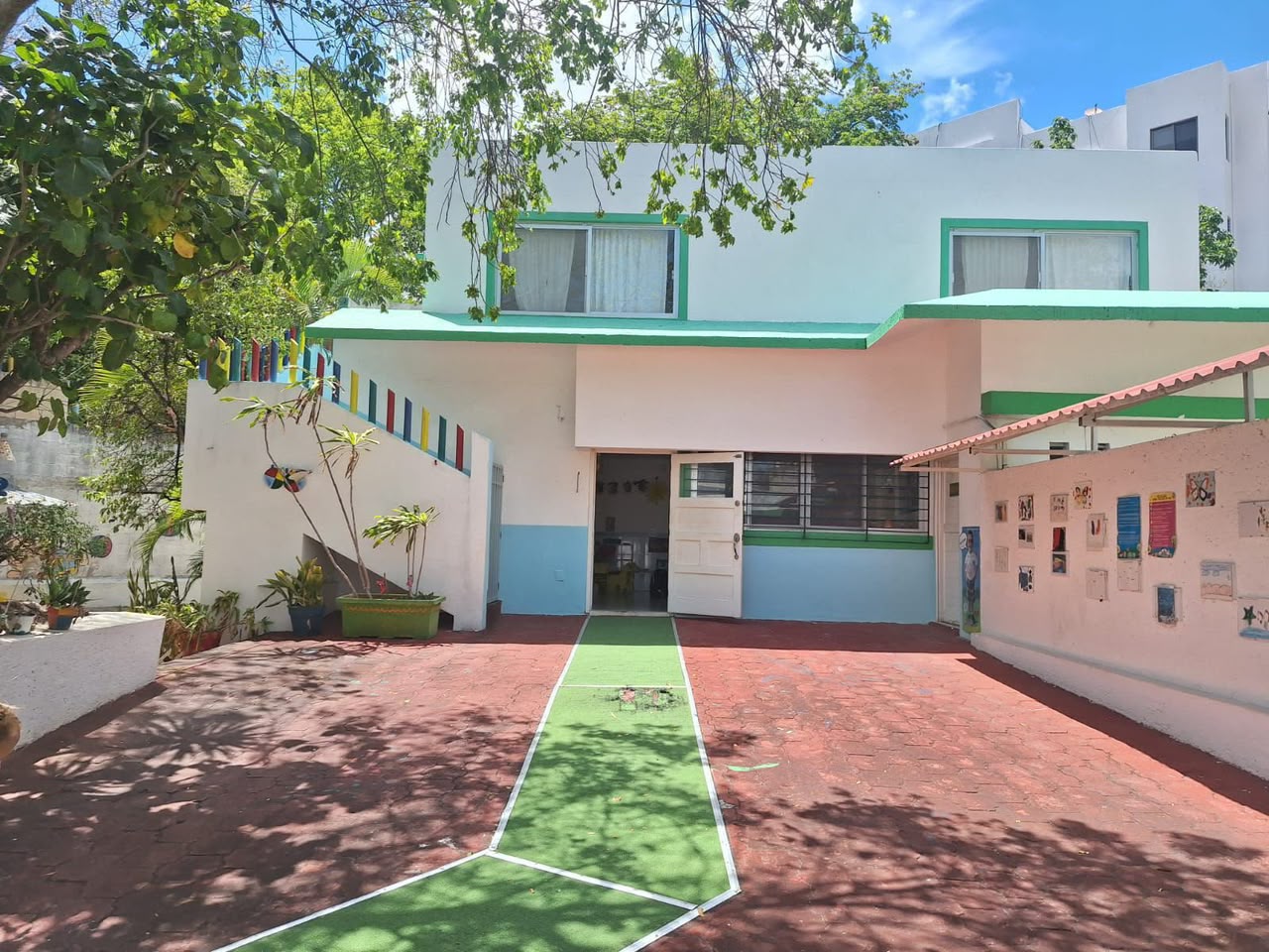 Uso de suelo mixto en venta en SM 4, junto a Av. Bonampak foto 1