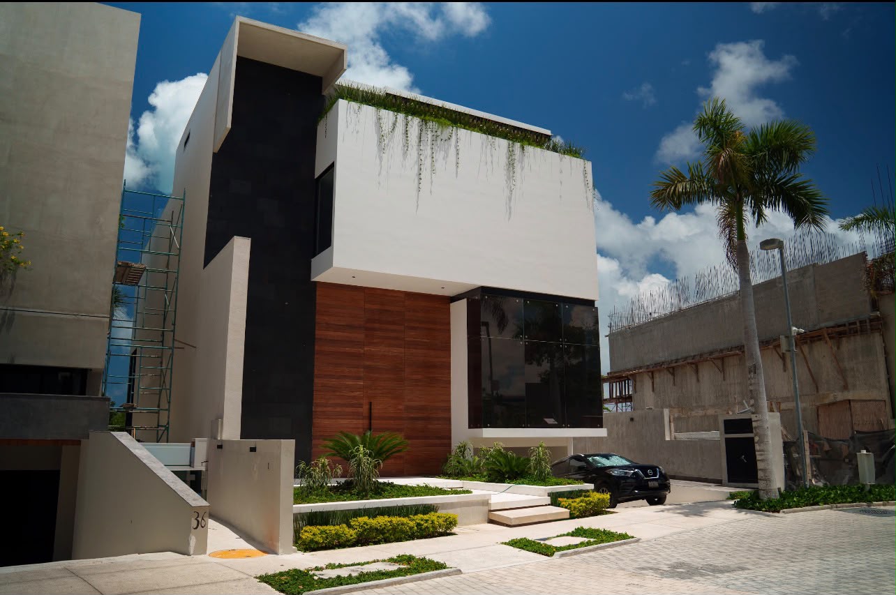Casa en venta en Lagunas 2 en Puerto Cancún — $70,000,000 MXN