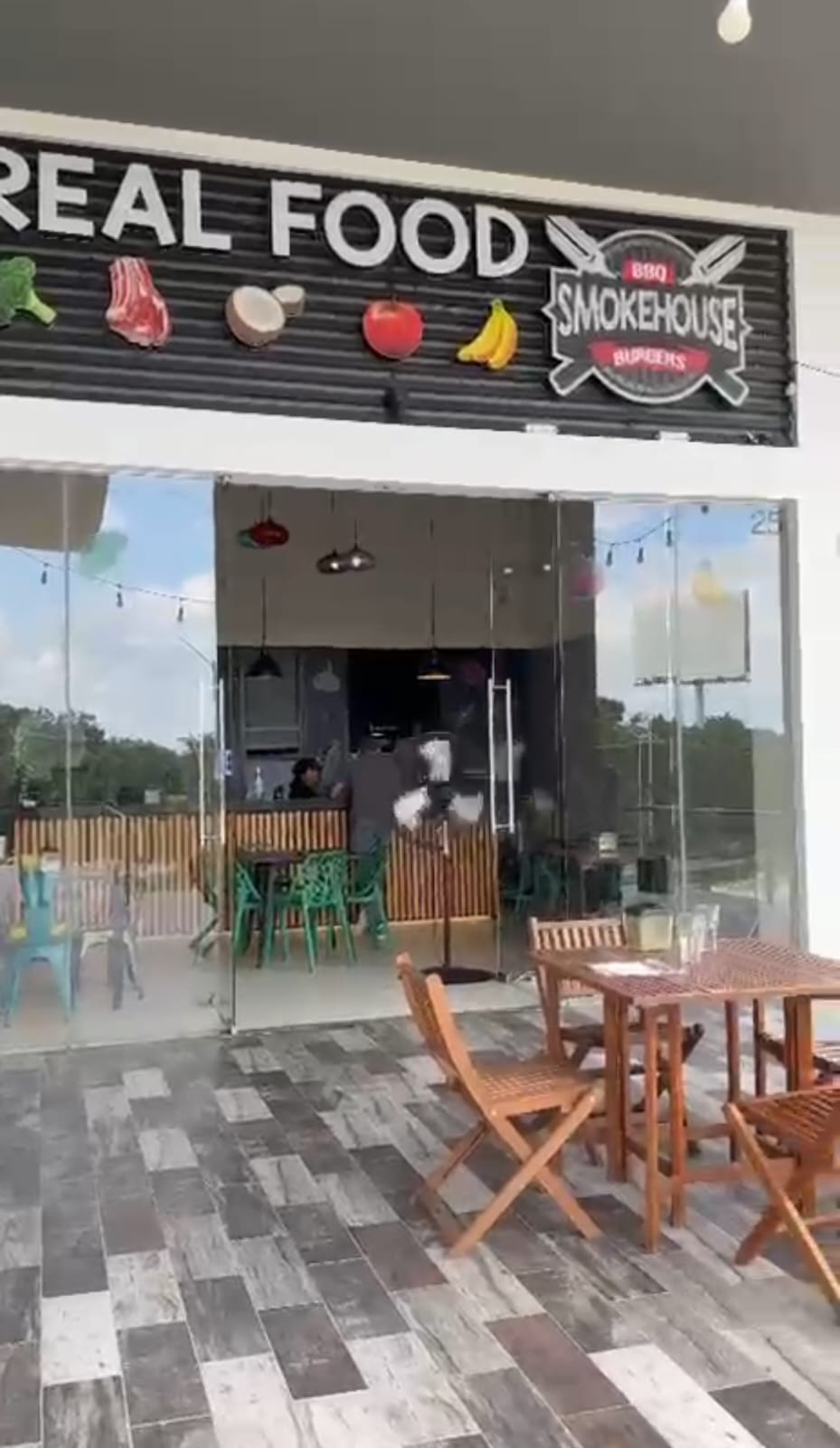 Local comercial en renta en Master Plaza Huayacán foto 1