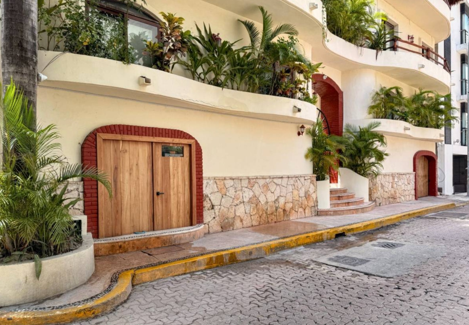 Local comercial en renta en Centro, 1 Av Nte entre Calle 12 y 14 foto 1