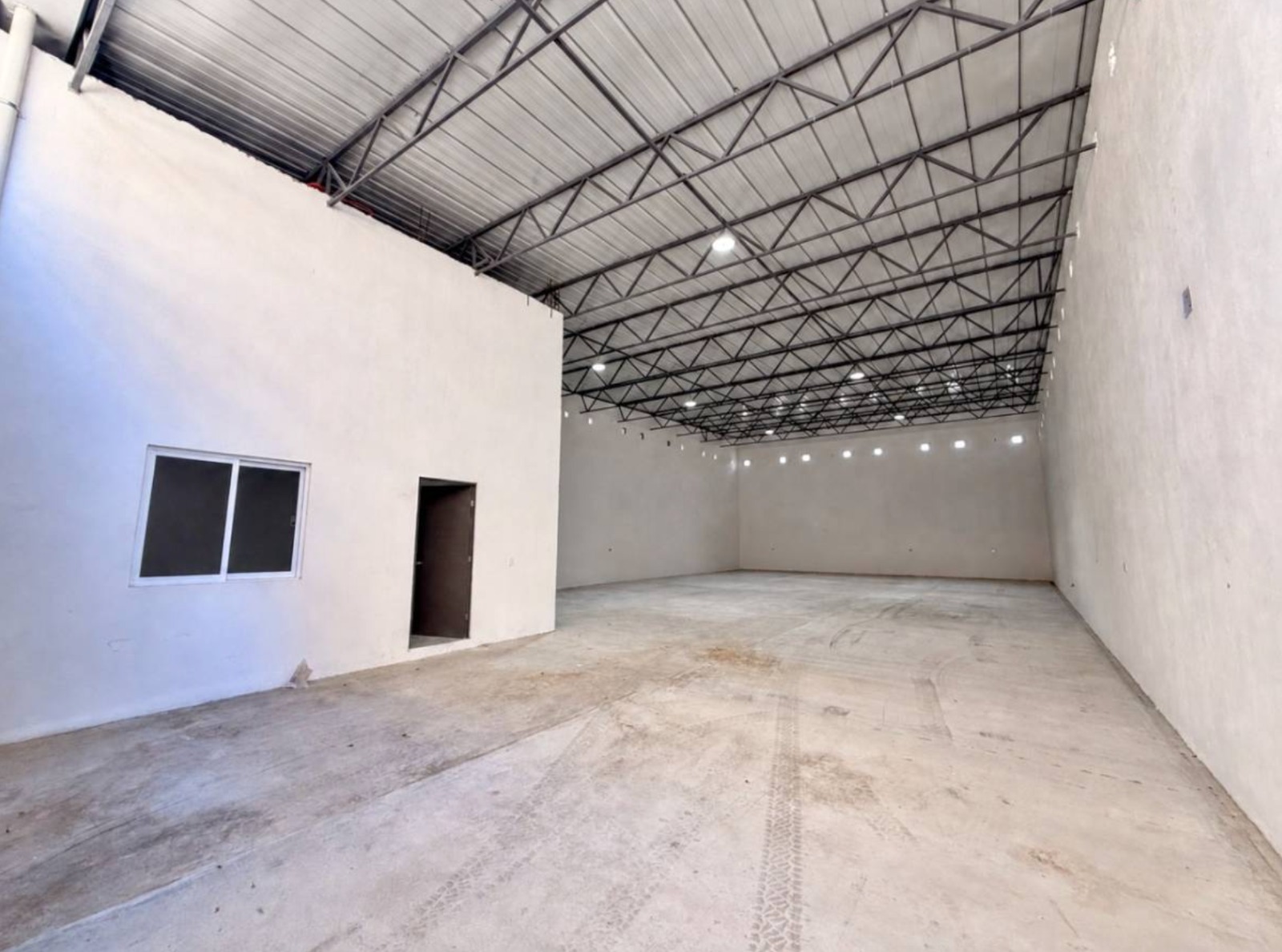 Bodega en renta en Calle 36 Nte y 75 Av foto 1