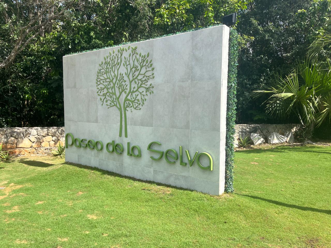 Terreno en venta en Paseo de la Selva foto 1