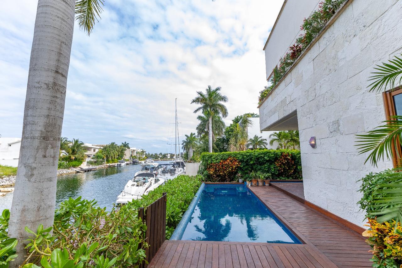 Casa en venta en Los Canales, Puerto Cancún foto 1