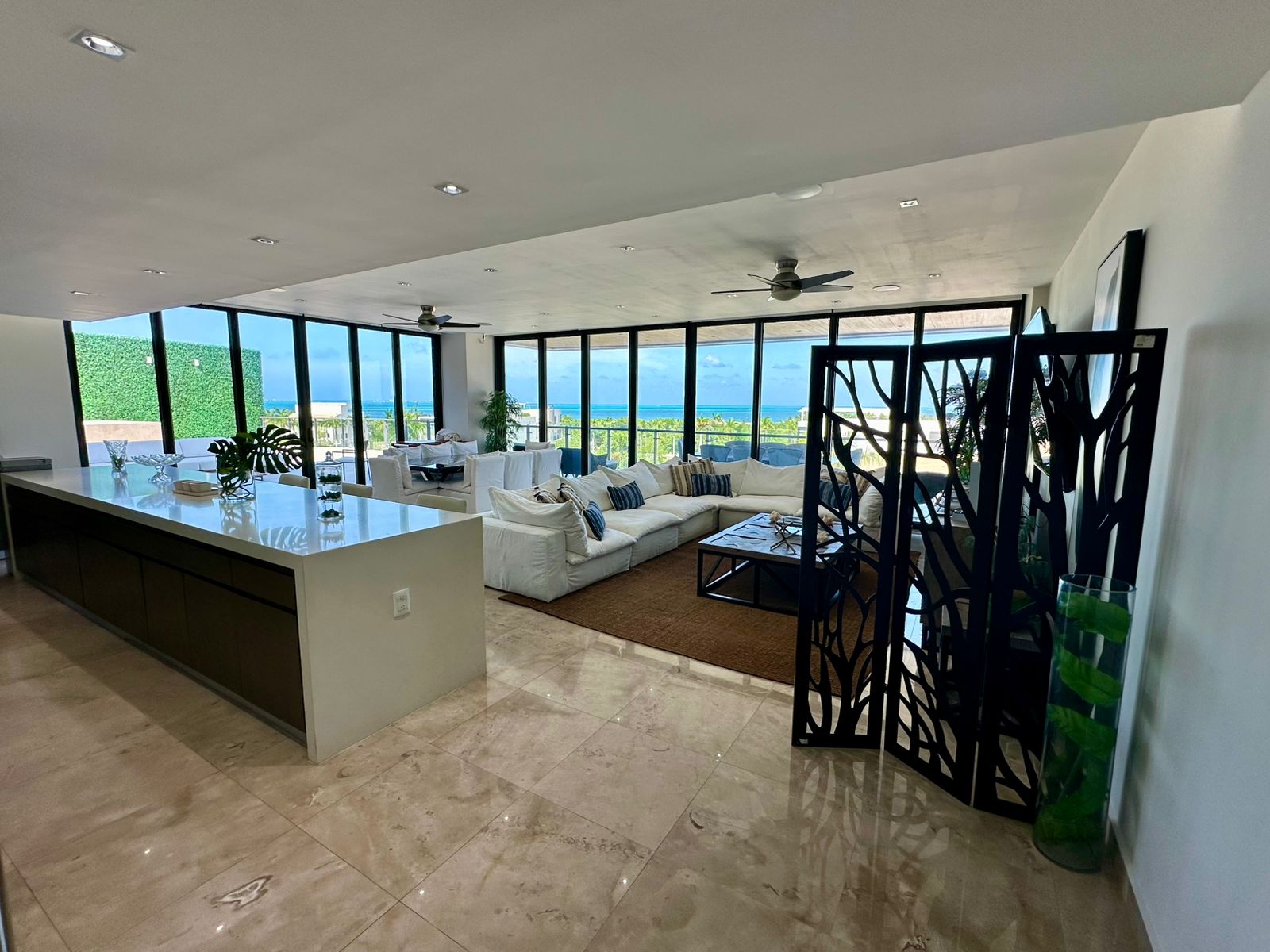 Departamento en renta en Puerto Cancún (Edificio Allure) foto 1