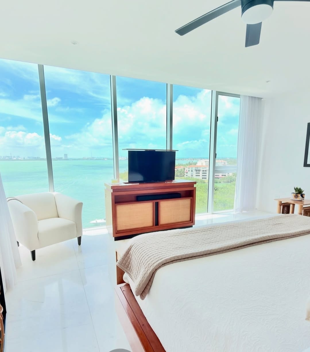 Penthouse en renta en Isla Dorada, Torres Doradas foto 1