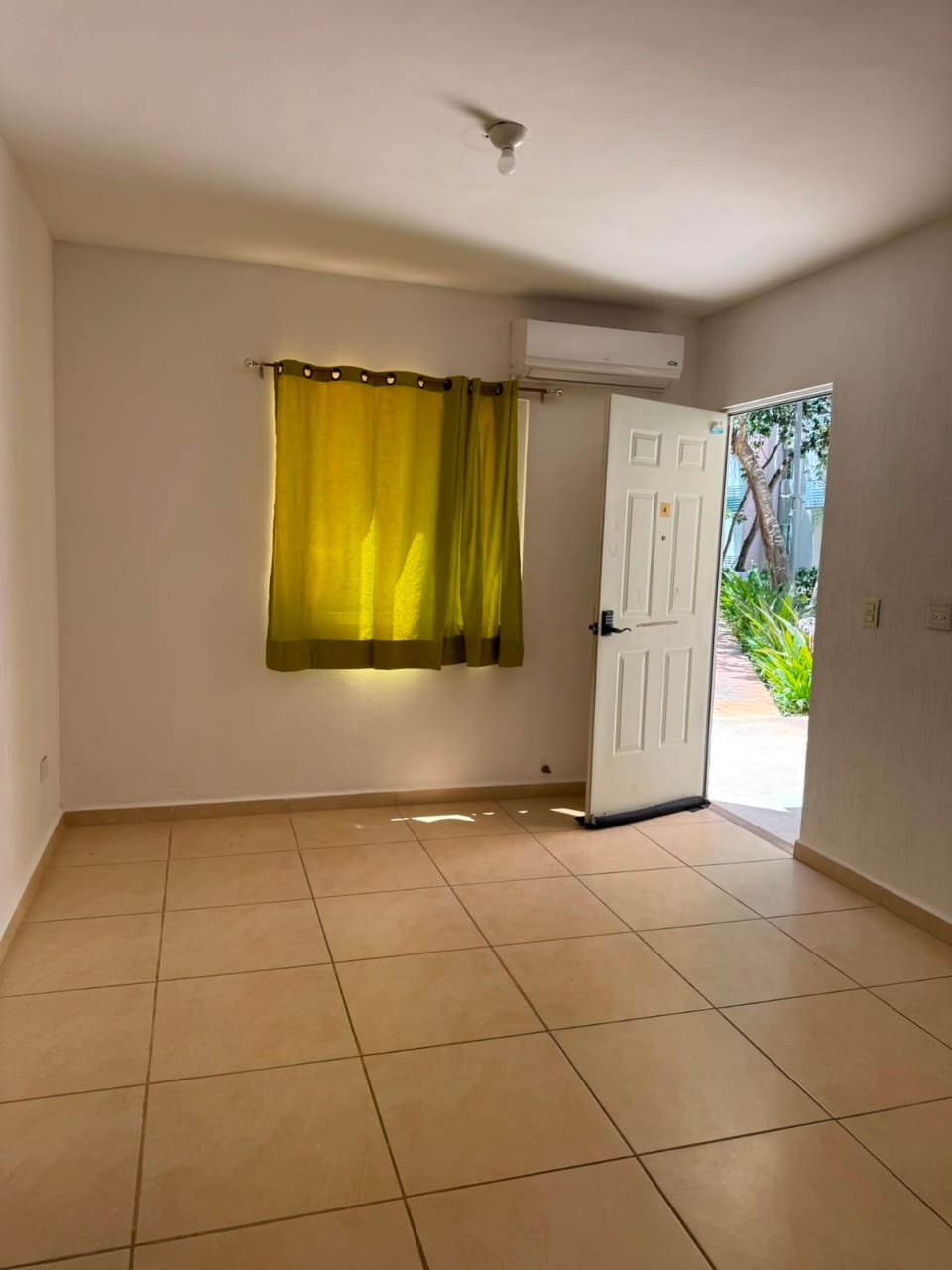 Departamento en renta en Jardines 4 foto 1