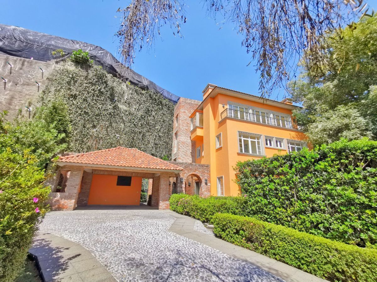 Casa en venta, en Cuajimalpa, Ciudad de México, 4 recámaras, 6 baños — Casa en Venta en Bosques de las Lomas CDMX · Espacios y Arquitectura de Autor ! (foto 3)