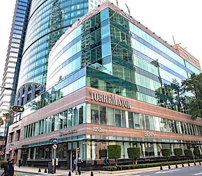 Comercial en renta, en Cuauhtémoc, Ciudad de México, 2 baños — Oficinas Privadas Premium en Renta ·Torre Mayor, Amueblada hasta para 4 Personas