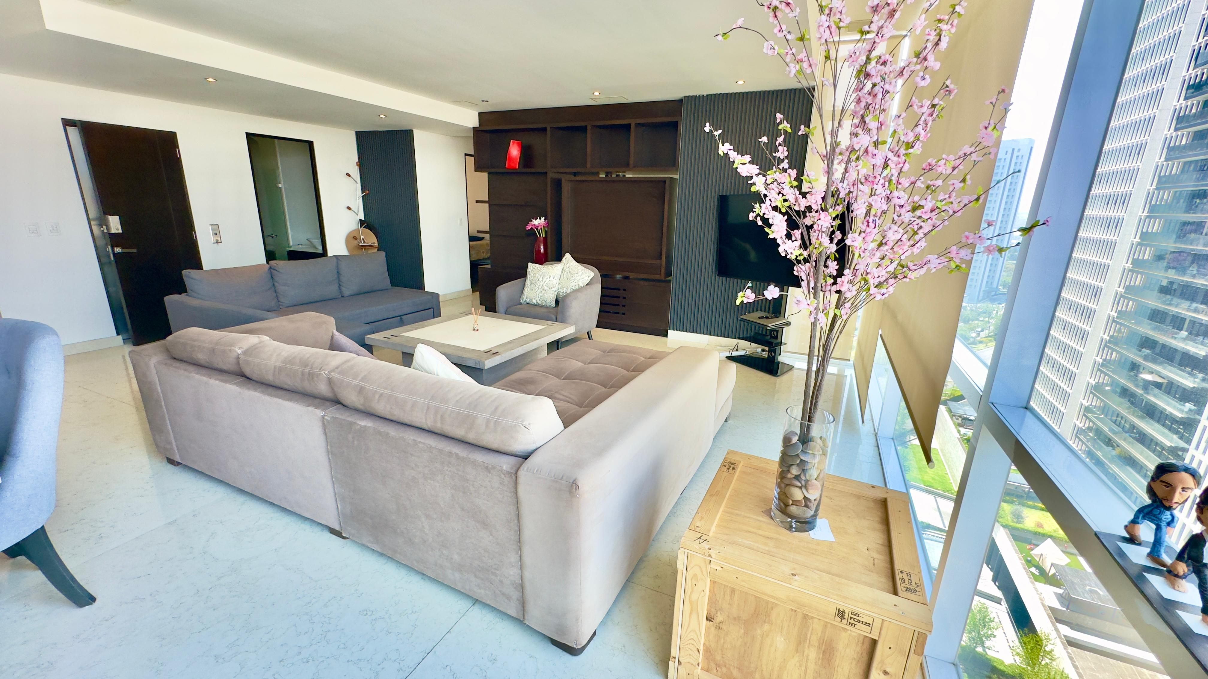 Departamento en venta, en Huixquilucan, Estado de México, 3 recámaras, 3 baños — Departamento en Venta en Bosque Real, 174 m2, Alberca, Gym, Salón de Fiestas ! 