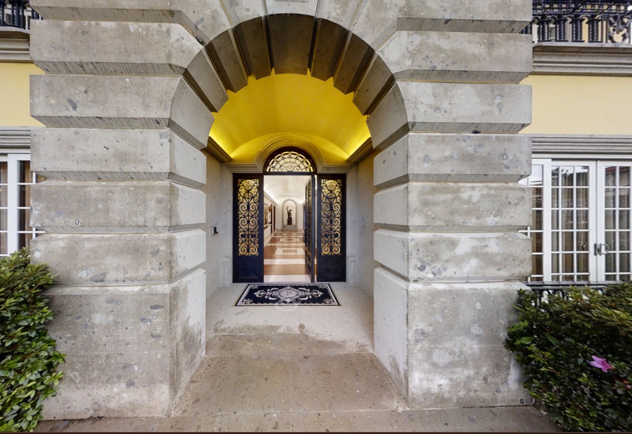 Casa en venta, en Cuajimalpa, Ciudad de México, 4 recámaras, 5 baños — Casa en Venta · Bosques de las Lomas · Residencia de Lujo con Amenidades Premium (foto 2)