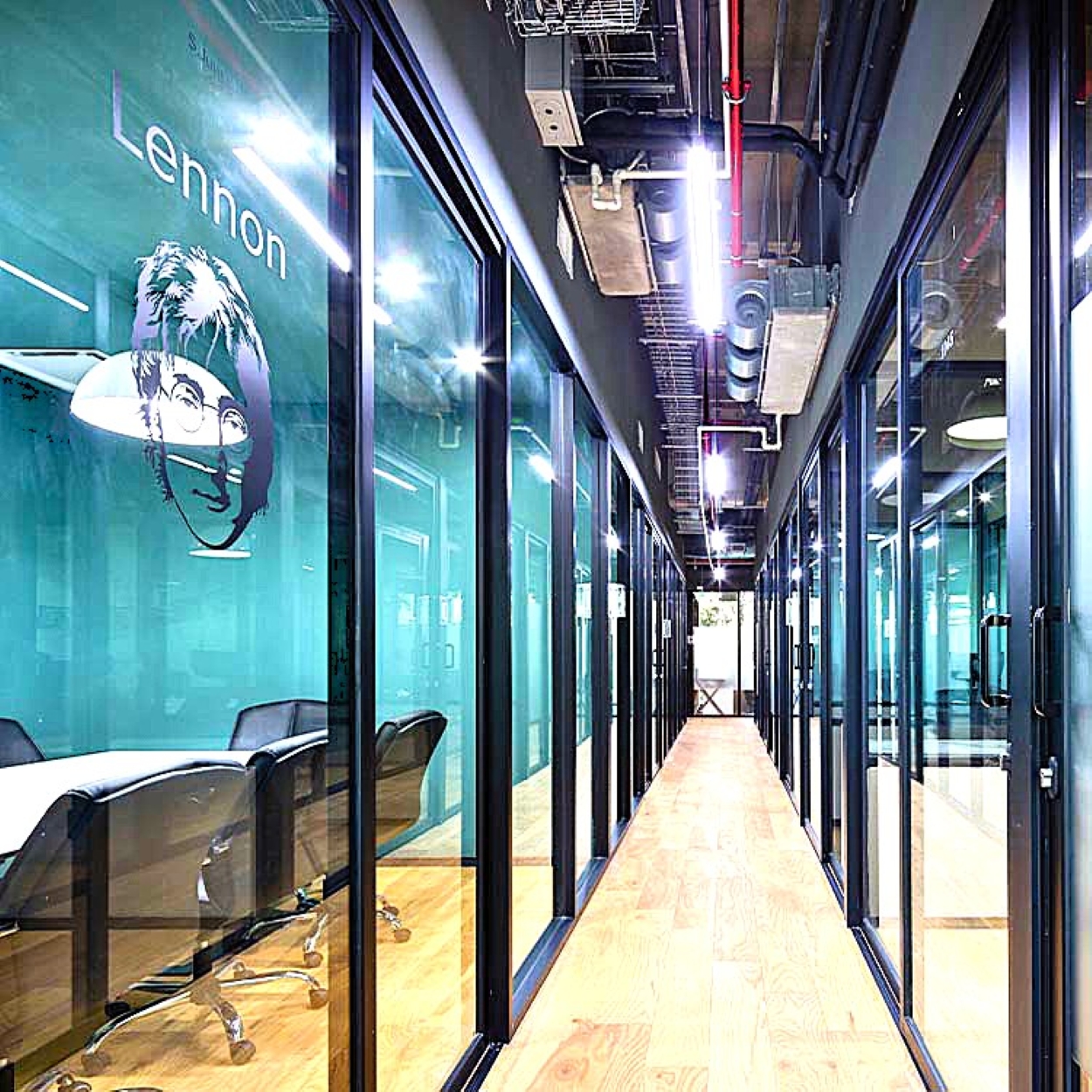 Comercial en renta, en Cuauhtémoc, Ciudad de México, 2 baños — Oficina en Renta – Roma Norte CDMX, Edificio AAA hasta para 10 Personas ! (foto 2)