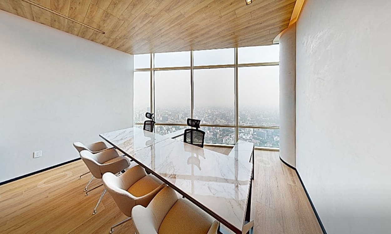Comercial en renta, en Cuauhtémoc, Ciudad de México, 2 baños — Oficinas Privadas Premium en Renta ·Torre Mayor, Amueblada hasta para 7 Personas (foto 4)