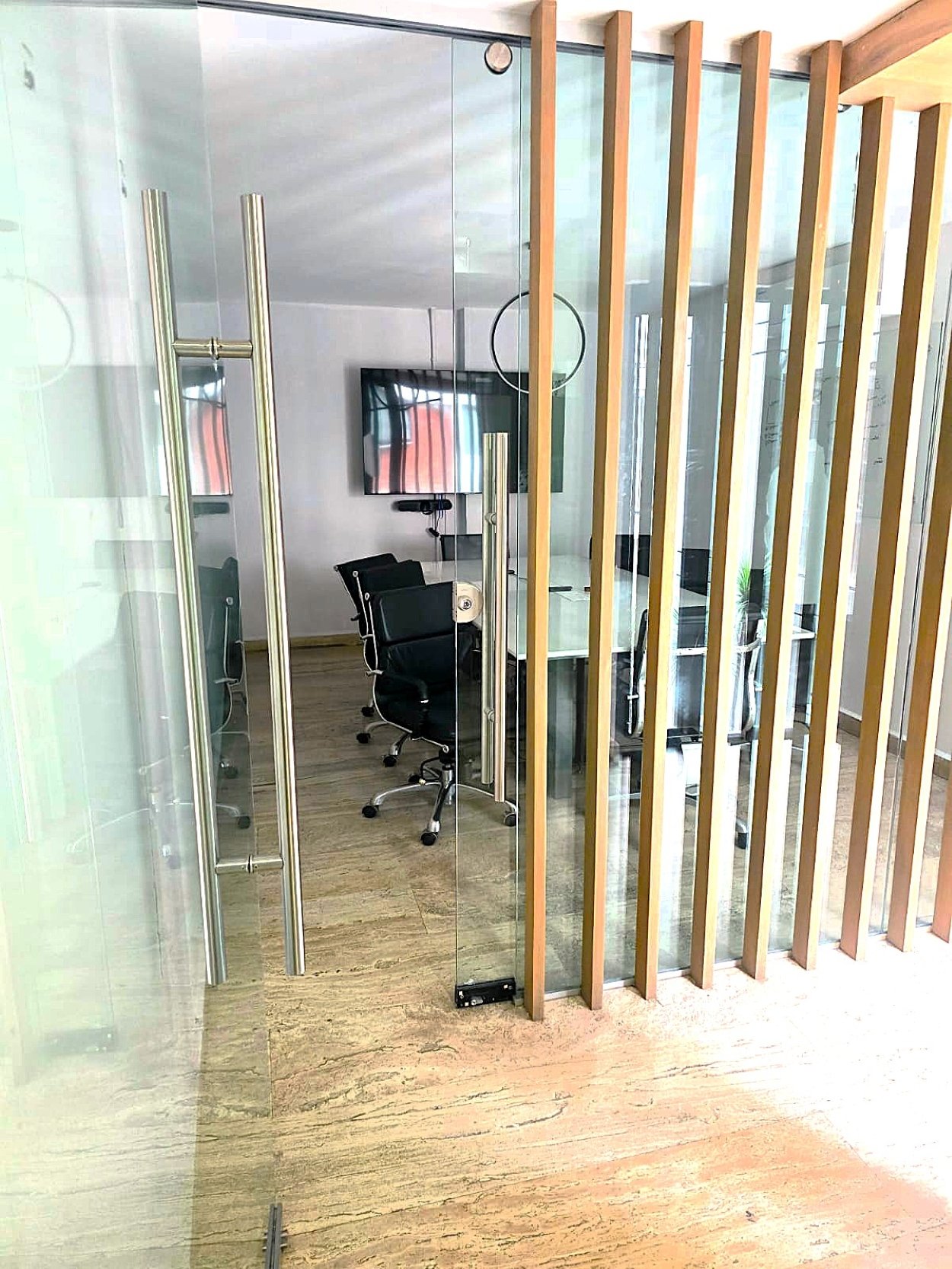 Comercial en renta, en Miguel Hidalgo, Ciudad de México, 2 baños — Oficina en Renta – 150 m², Amueblada y Elegante en Campos Elíseos, Polanco, CDMX (foto 3)
