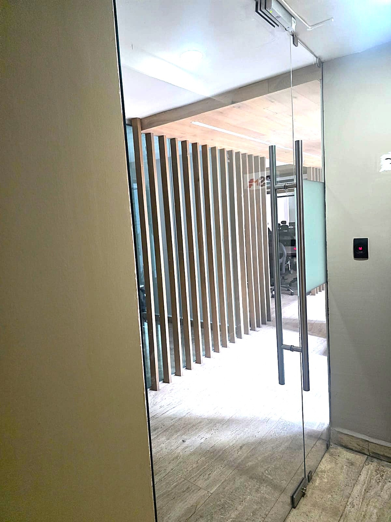 Comercial en renta, en Miguel Hidalgo, Ciudad de México, 2 baños — Oficina en Renta – 150 m², Amueblada y Elegante en Campos Elíseos, Polanco, CDMX (foto 4)