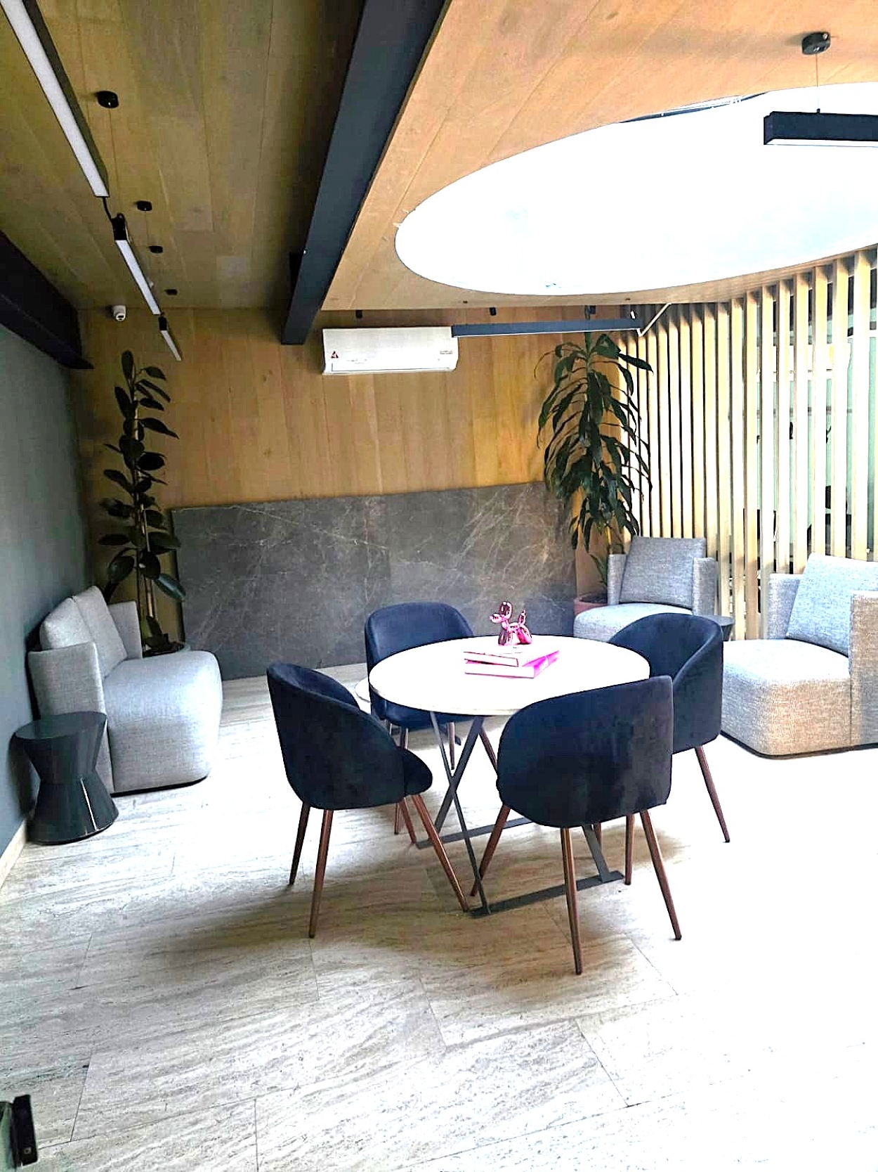 Comercial en renta, en Miguel Hidalgo, Ciudad de México, 2 baños — Oficina en Renta en Polanco, Campos Elíseos, CDMX - Amueblada- de 141 m2 ! (foto 3)