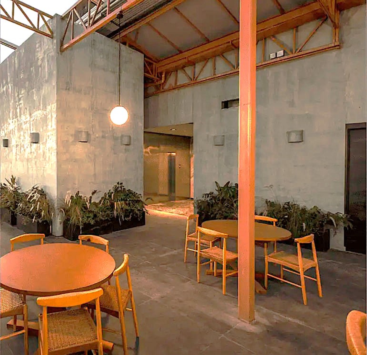 Comercial en renta, en Miguel Hidalgo, Ciudad de México, 2 baños — Oficina en Renta en Polanco - Amueblada - Hasta 15 Personas !