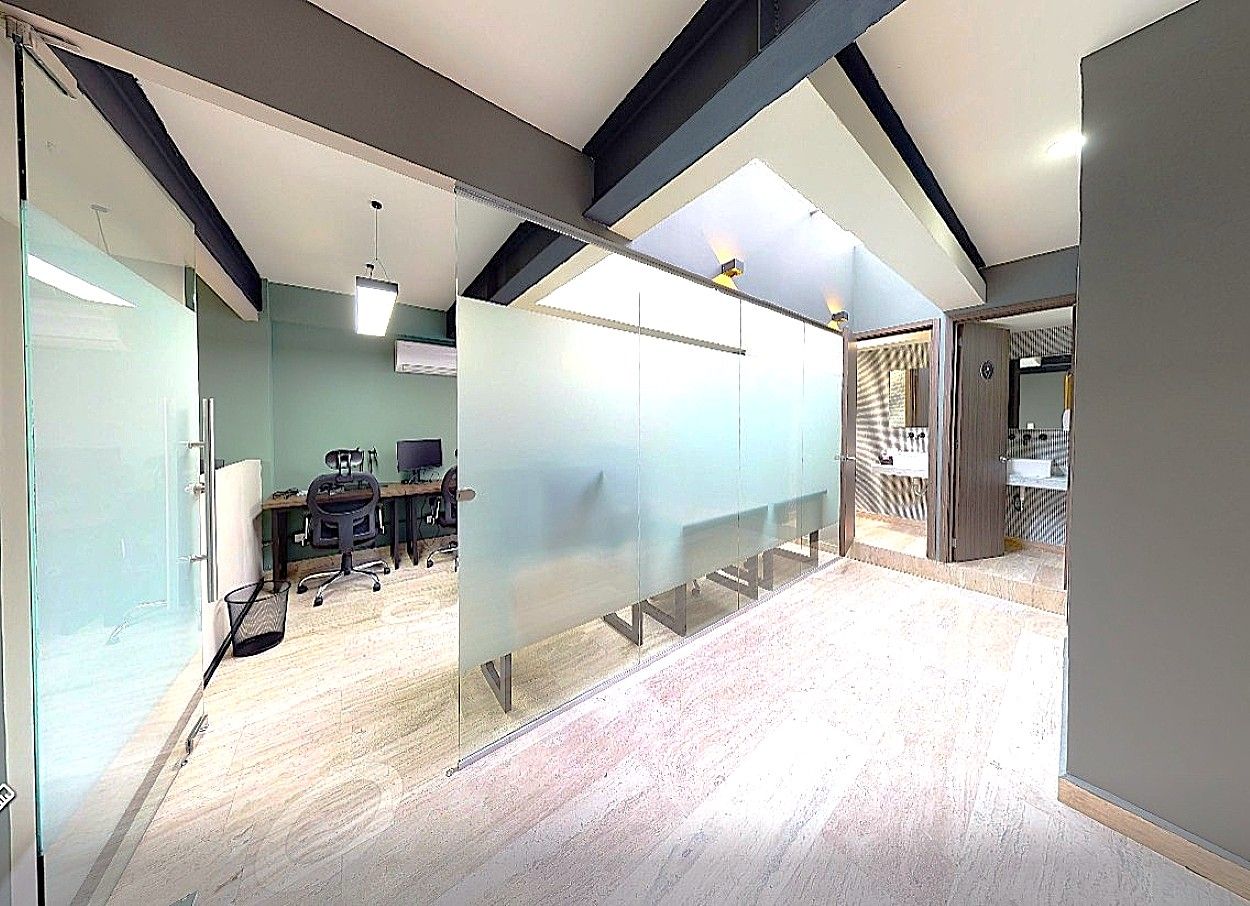 Comercial en renta, en Miguel Hidalgo, Ciudad de México, 2 baños — Oficina en Renta en Polanco - Amueblada - Hasta 15 Personas ! (foto 2)