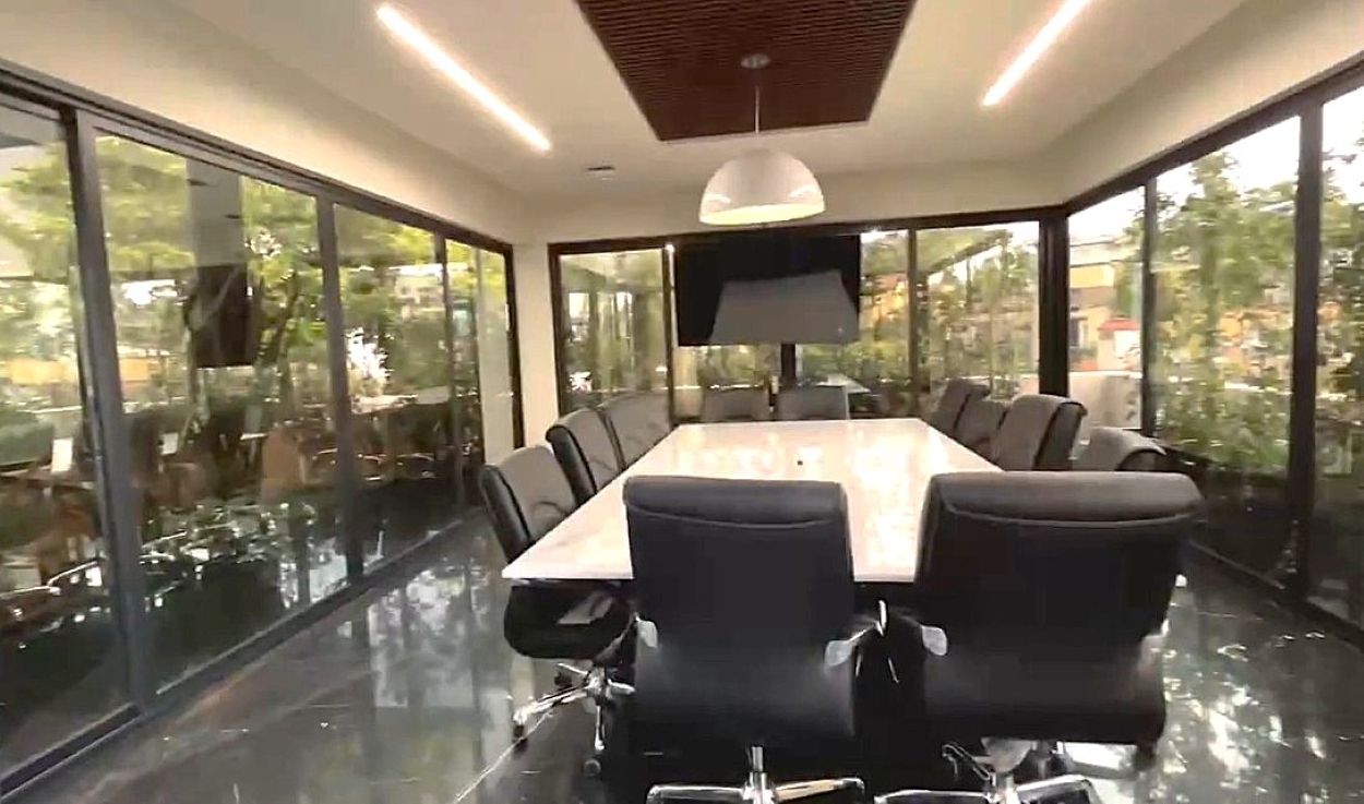 Comercial en renta, en Miguel Hidalgo, Ciudad de México, 2 baños — Oficina en Renta en Lomas de Chapultepec, CDMX - Amuebladas hasta 18 Personas ! (foto 3)
