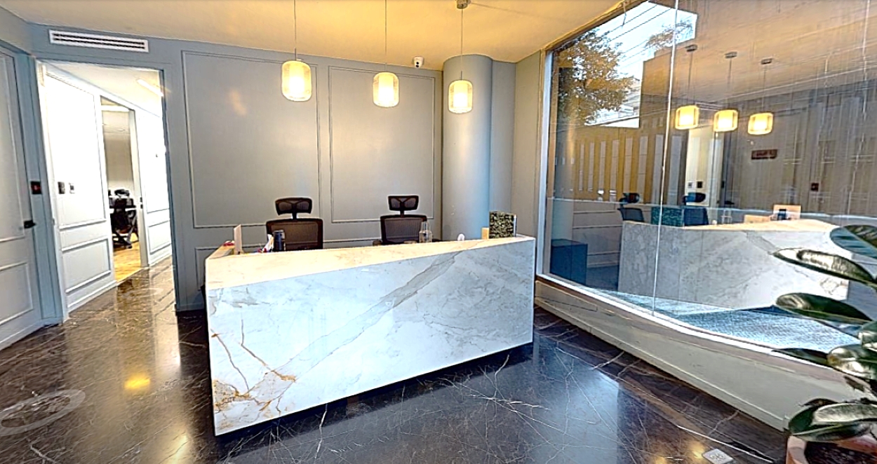Comercial en renta, en Miguel Hidalgo, Ciudad de México, 2 baños — Oficina en Renta en Montes Urales, Lomas de Chapultepec, CDMX, Hasta 5 Personas! (foto 2)