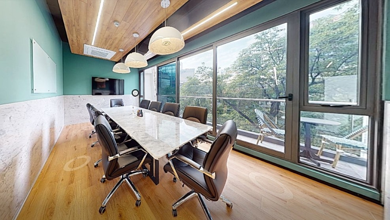 Comercial en renta, en Miguel Hidalgo, Ciudad de México, 2 baños — Oficina en Renta en Presidente Masaryk, Polanco - Amueblada hasta 11 Personas ! (foto 2)