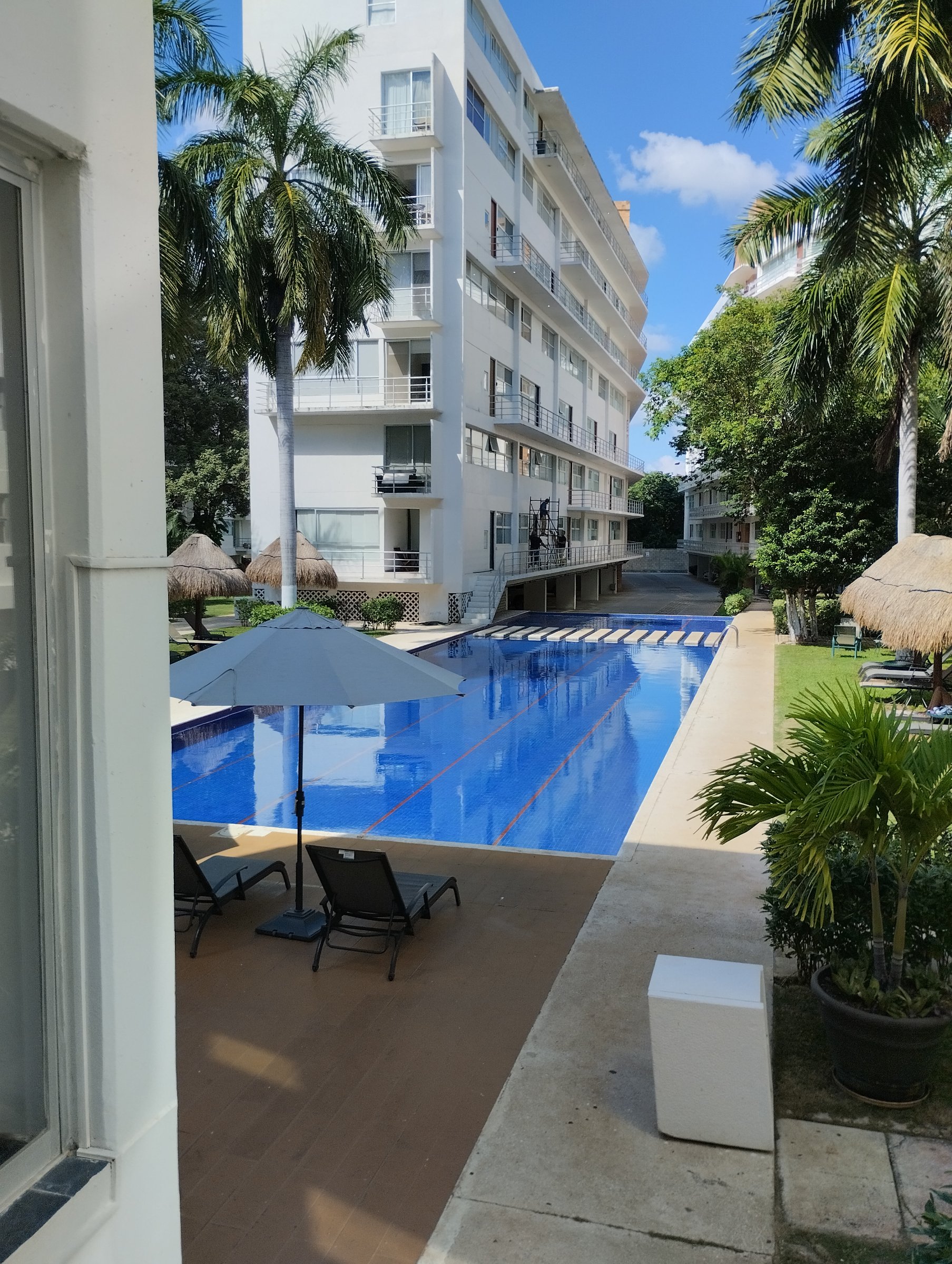 Departamento en renta, en CANCUN, Quintana Roo, 2 recámaras, 2 baños — Departamento Amueblado en Tziara Cancun SM 16, Seguridad, Alberca