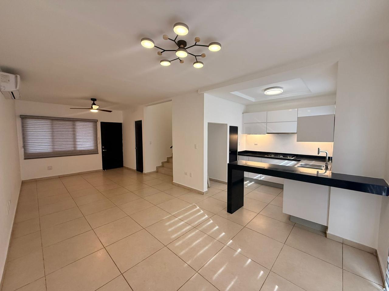 Casa en venta, en Cancún, Quintana Roo, 3 recámaras, 2 baños — Casa en Venta en Cancún en conjunto Horizontal  (foto 2)