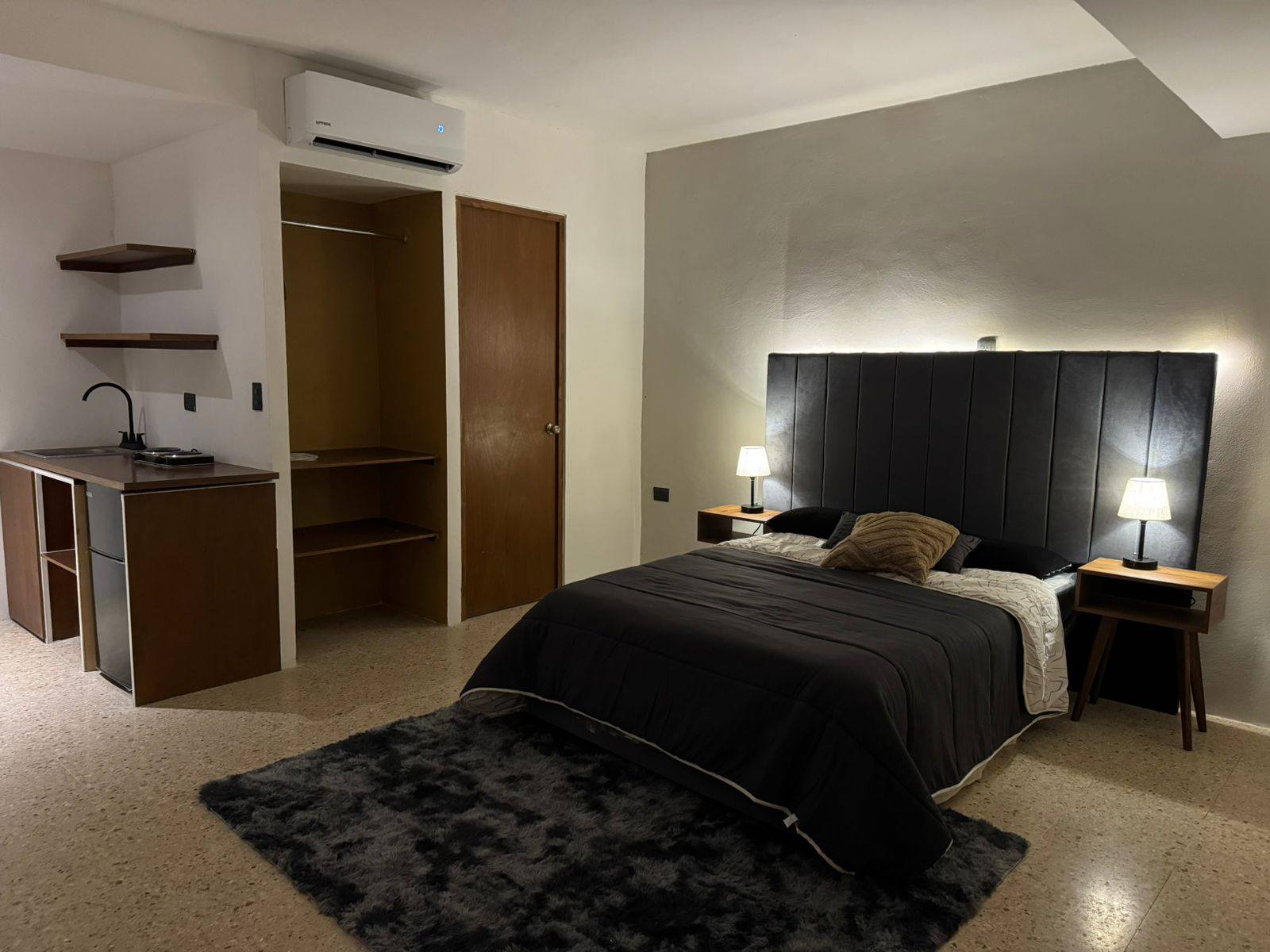 Departamento en renta, en CANCUN, Quintana Roo, 1 recámaras, 1 baños — Rento Estudio Amueblado en Cancun, cerca ADO Av Tulum y Av Uxmal Inc. Servicios