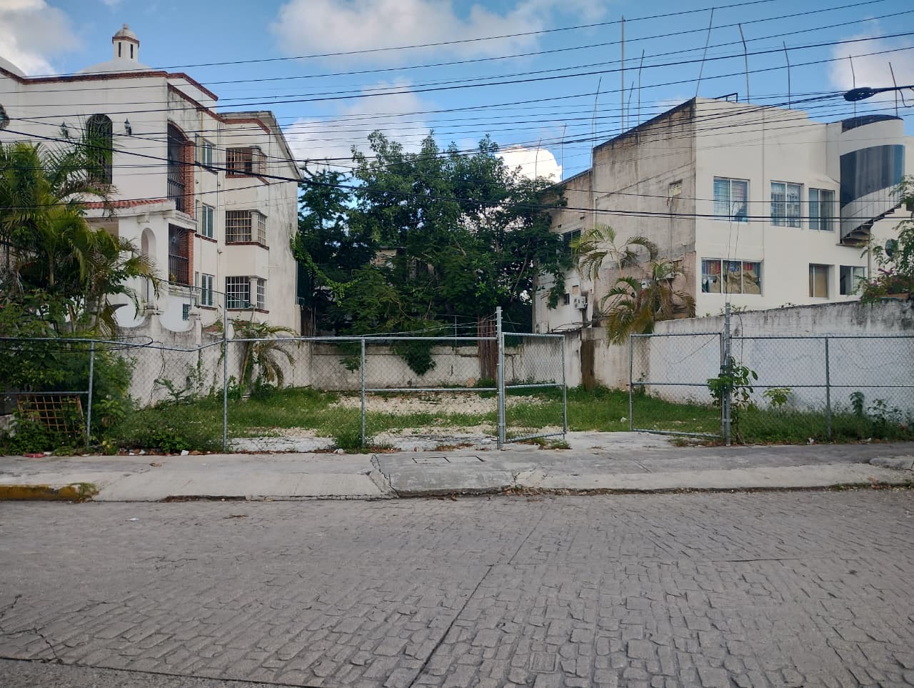 Terreno en venta, en CANCUN, Quintana Roo — Excelente Terreno en venta para proyecto sm 30 Cancun, Av Coba y Av La Costa (foto 2)