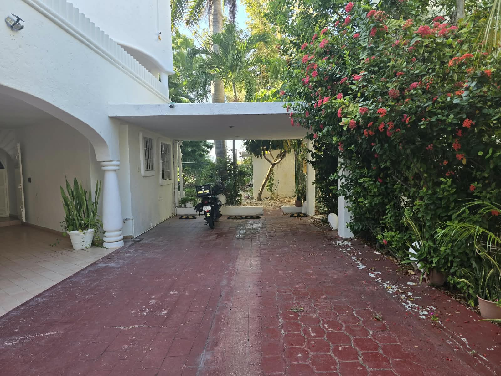 Casa de 3 Recámaras en Pok Ta Pok 23