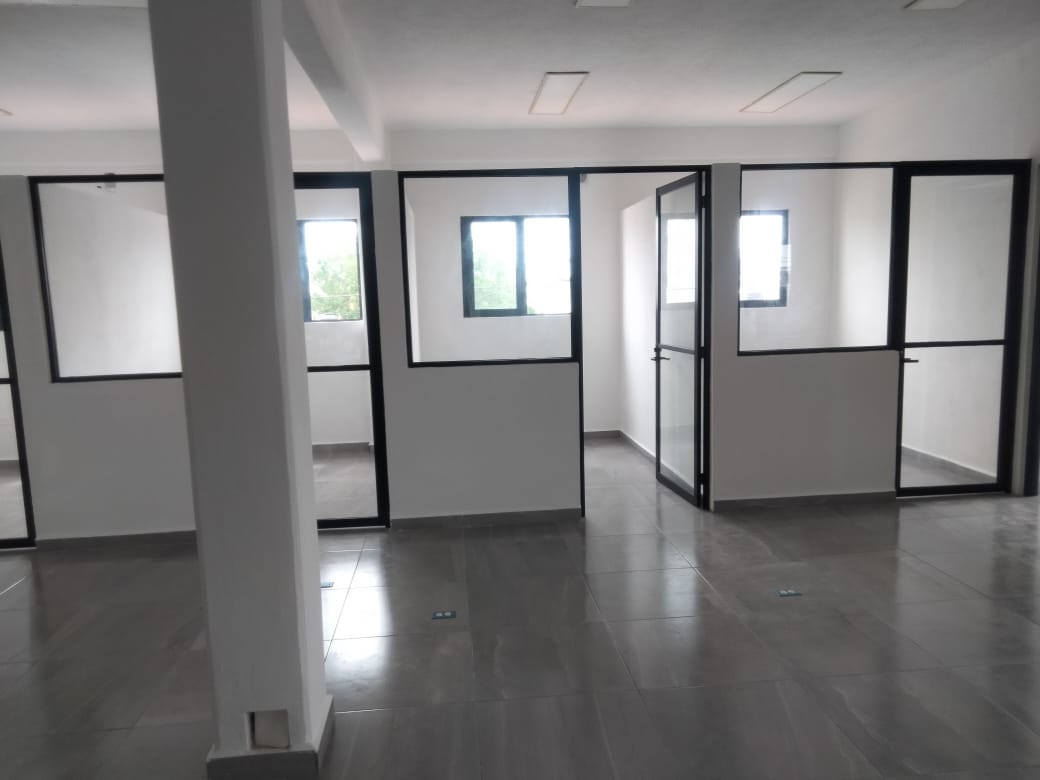 Comercial en venta, en Cancun, Quintana Roo, 3 baños — Edificio Corporativoen Venta y Renta en  Cancun (foto 2)