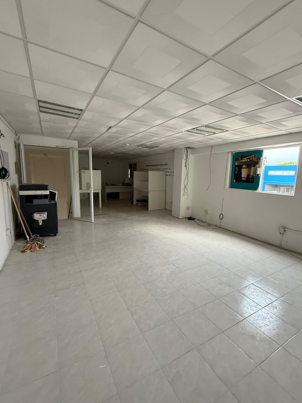 Comercial en renta, en Cancun, Quintana Roo, 2 baños — Bodega en Renta en S, Cancun (foto 4)