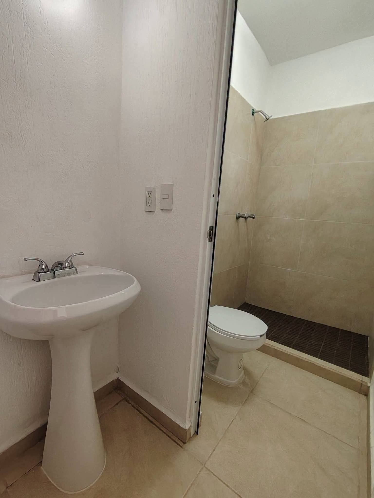 Casa en Venta y Renta en Jardines del Sur 4, Benito Juárez 21
