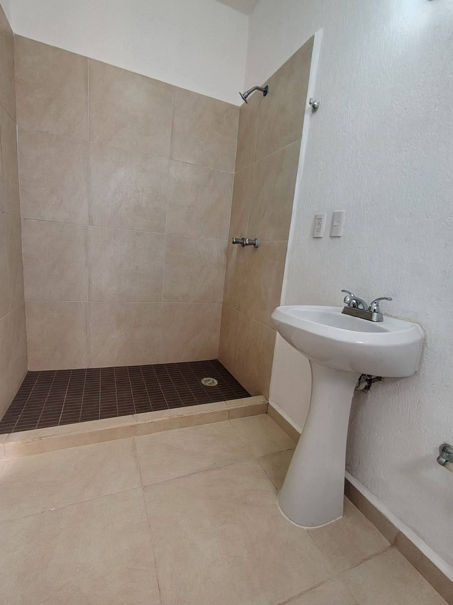 Casa en Venta y Renta en Jardines del Sur 4, Benito Juárez 24