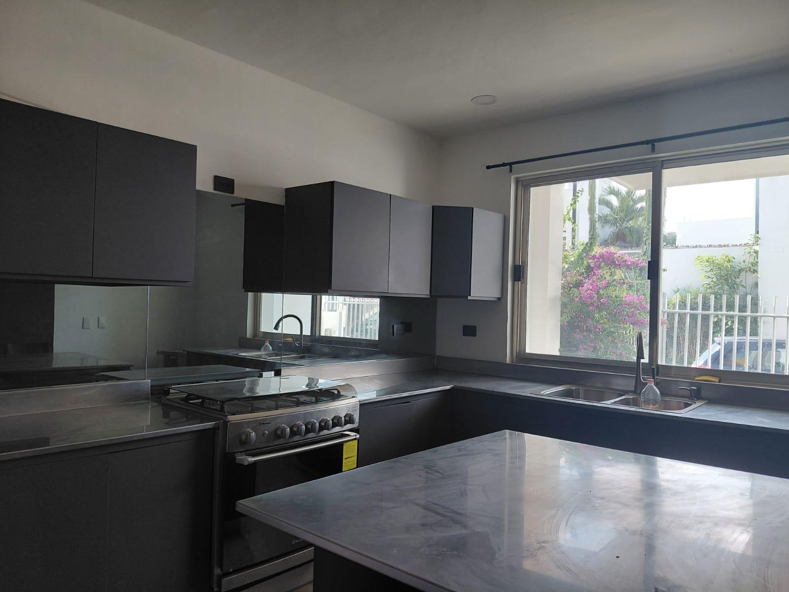 Casa en renta, en Cancún, Quintana Roo, 4 recámaras, 4 baños — Casa en Renta en Fraccionamiento Arboledas, SM 500, Cancún (foto 4)