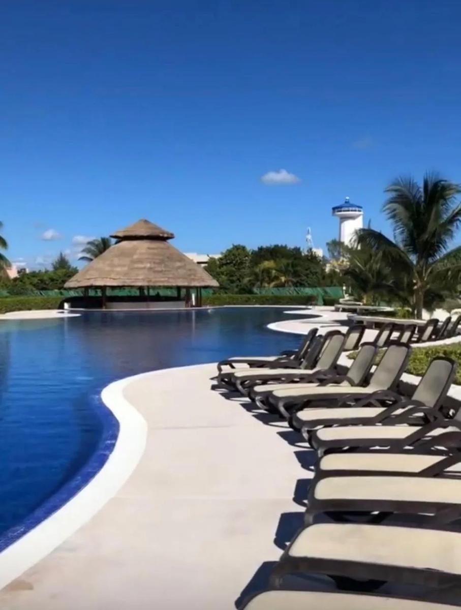 Departamento en venta, en Cancún, Quintana Roo, 2 recámaras, 2 baños — Departamento en Venta en Puerta del Mar, Amara Beachfront Condos, Cancún