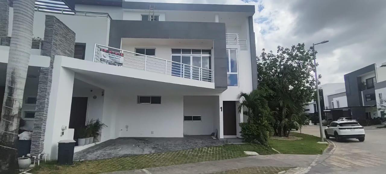 Casa en renta, en Cancún, Quintana Roo, 5 recámaras, 5 baños — Casa en Renta en Aqua Residencial, Cancún (foto 2)