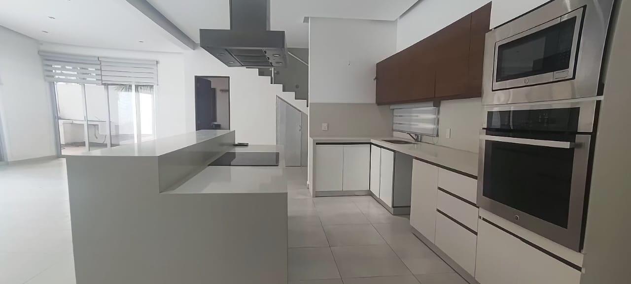Casa en renta, en Cancún, Quintana Roo, 5 recámaras, 5 baños — Casa en Renta en Aqua Residencial, Cancún (foto 3)
