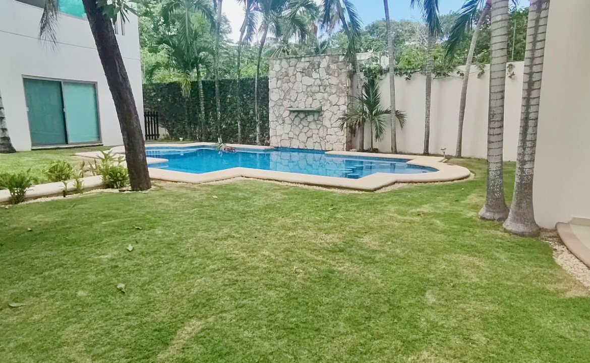 Departamento en venta, en Cancún, Quintana Roo, 3 recámaras, 2 baños — Departamento en Venta en Colegios, Cancún