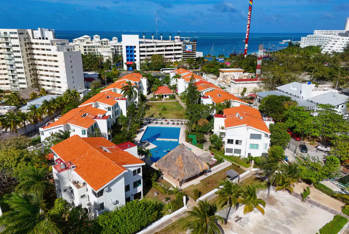 Departamento en venta, en Cancún, Quintana Roo, 3 recámaras, 2 baños — Departamento en Venta en Condominios Playa Linda, Cancún, 3 Rec (foto 2)